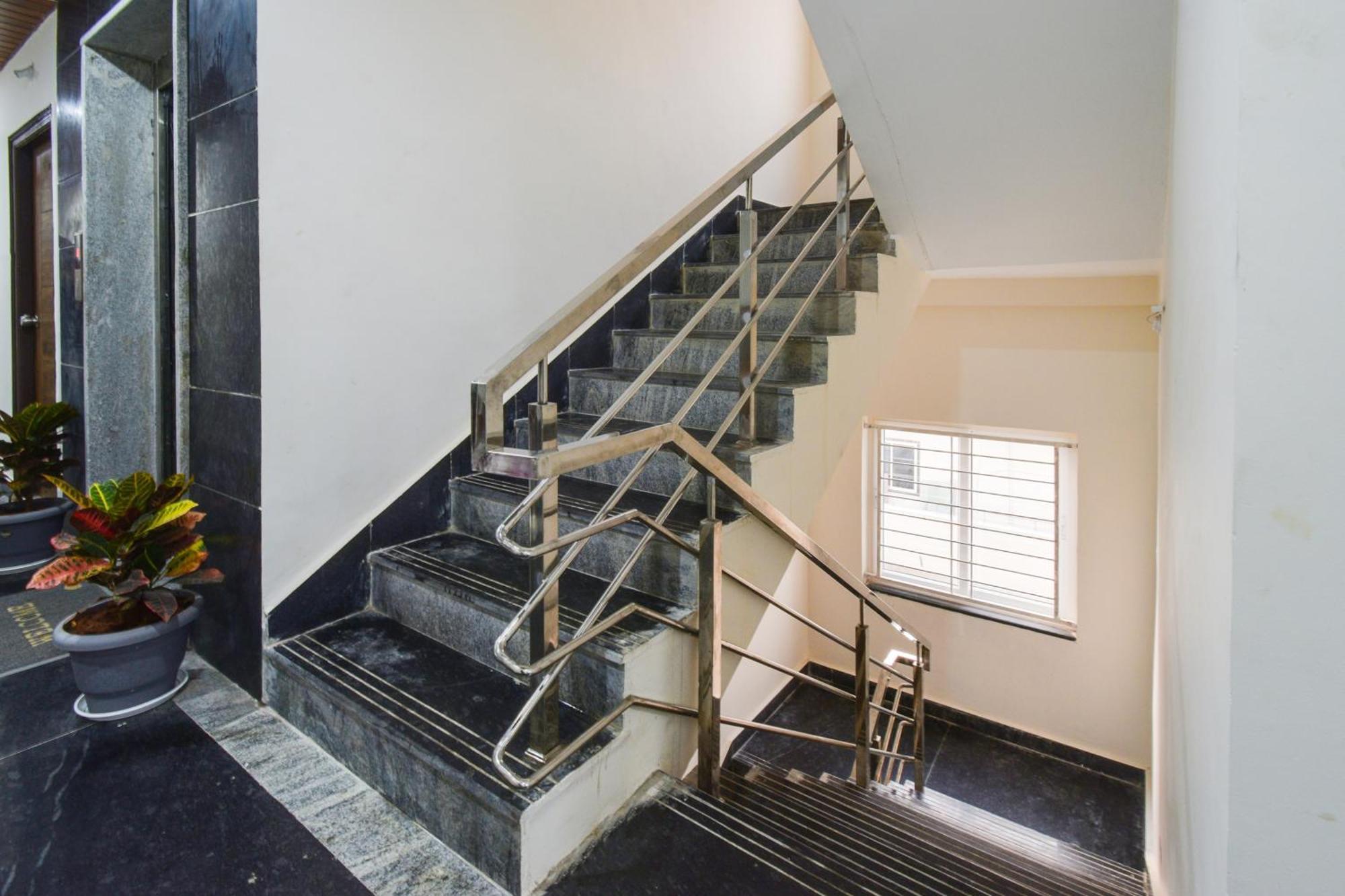 Super Collection O Gachibowli Phase - 1 Near Isb Hotel ภายนอก รูปภาพ