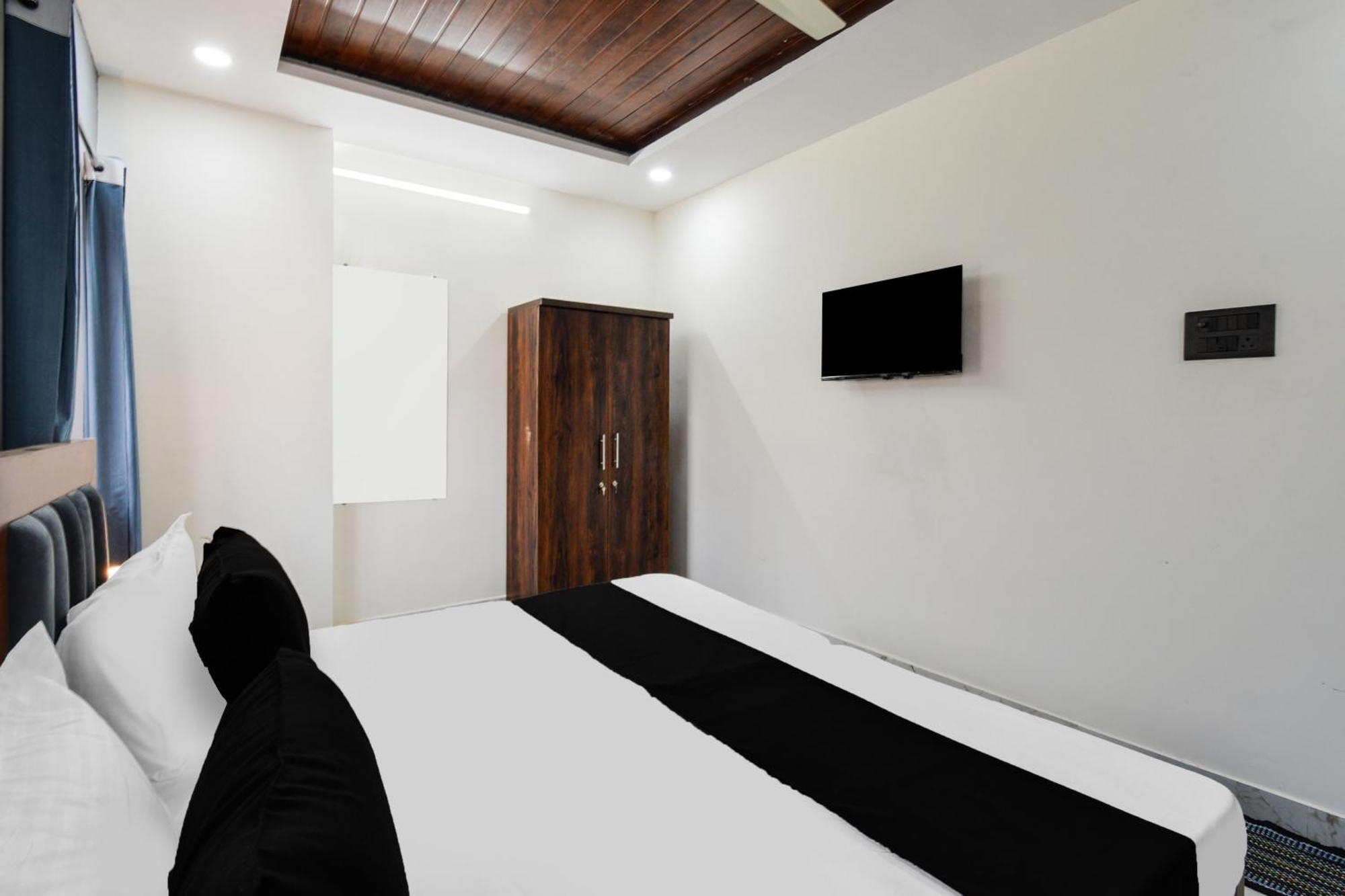 Super Collection O Gachibowli Phase - 1 Near Isb Hotel ภายนอก รูปภาพ